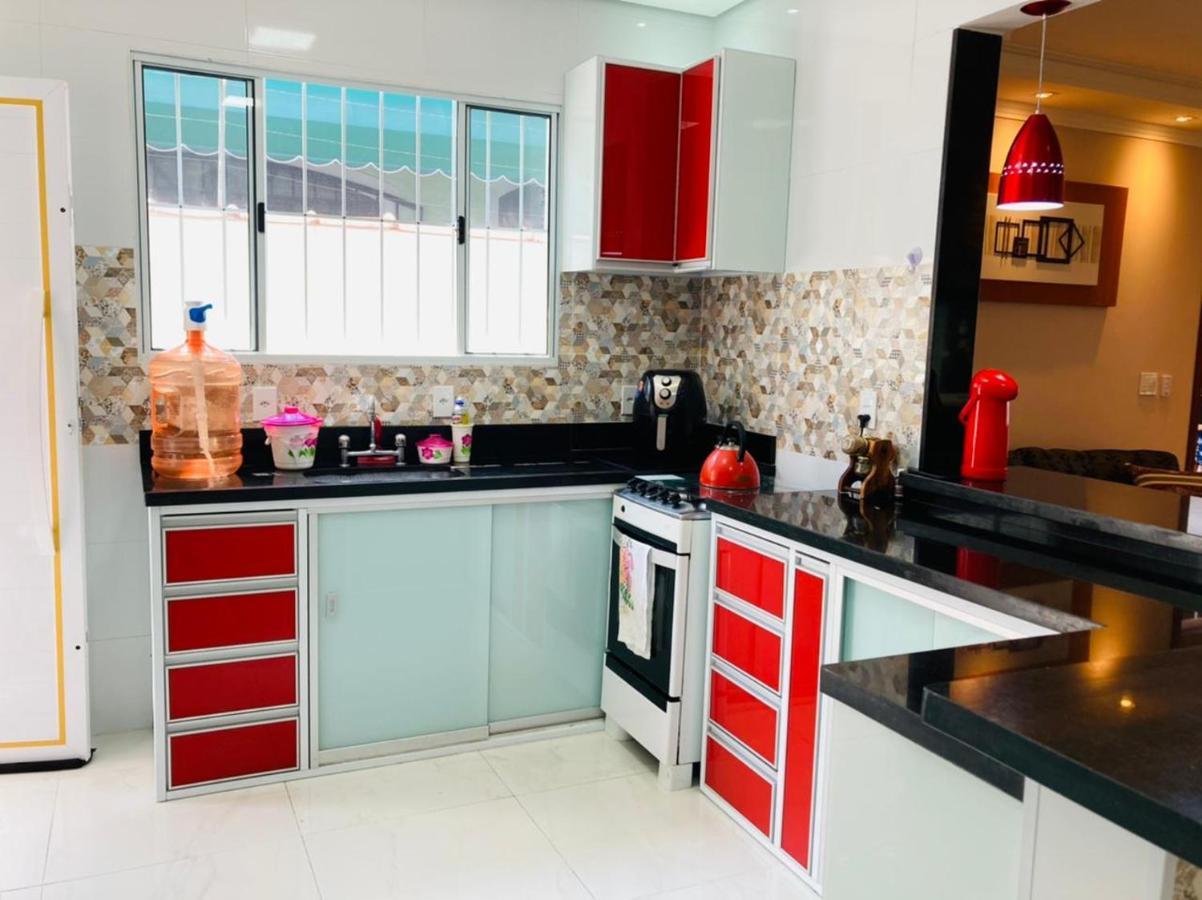 Casa Moderna E Aconchegante Com Opcao De Piscina Aquecida Cobrado A Parte, Ampla Area Gourmet Com Churrasqueira Em Deck Coberto Frente A Piscina, Aconchegante Sala De Estar Com Lareira, Ampla Garagem Para 4 Carros, Casa Pe Na Areia A 50 Metros Da Pra Praia Grande  Extérieur photo