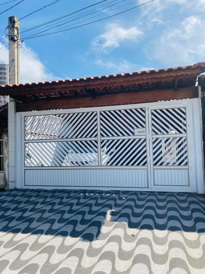 Casa Moderna E Aconchegante Com Opcao De Piscina Aquecida Cobrado A Parte, Ampla Area Gourmet Com Churrasqueira Em Deck Coberto Frente A Piscina, Aconchegante Sala De Estar Com Lareira, Ampla Garagem Para 4 Carros, Casa Pe Na Areia A 50 Metros Da Pra Praia Grande  Extérieur photo